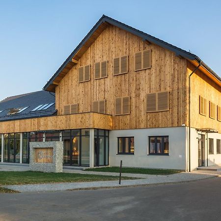 Hotel Naturum Міліч Екстер'єр фото