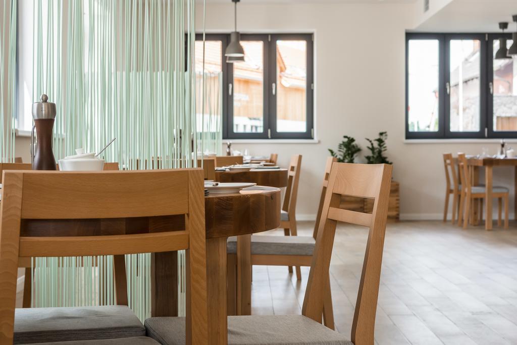 Hotel Naturum Міліч Екстер'єр фото